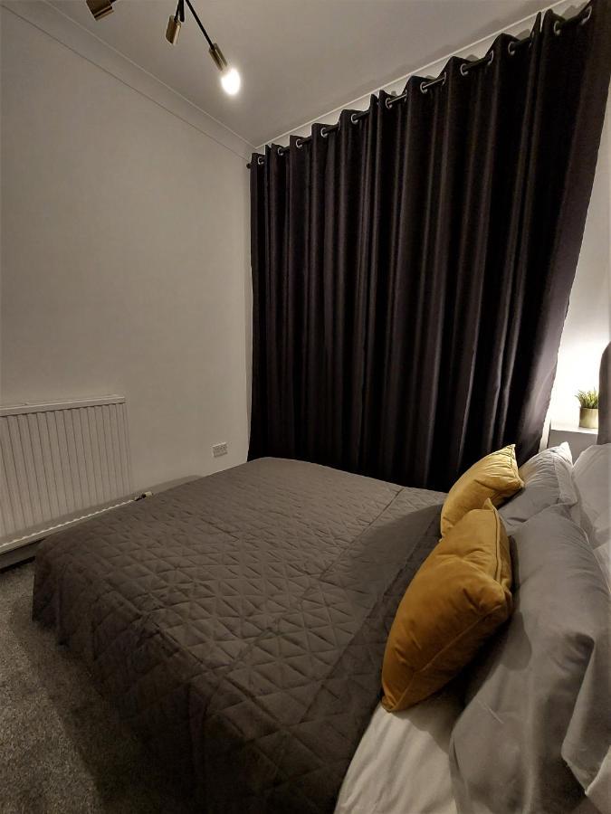 Modern & Bright, G/F, 1Br Apt. Real Hidden Gem Apartment Hamilton Exterior photo